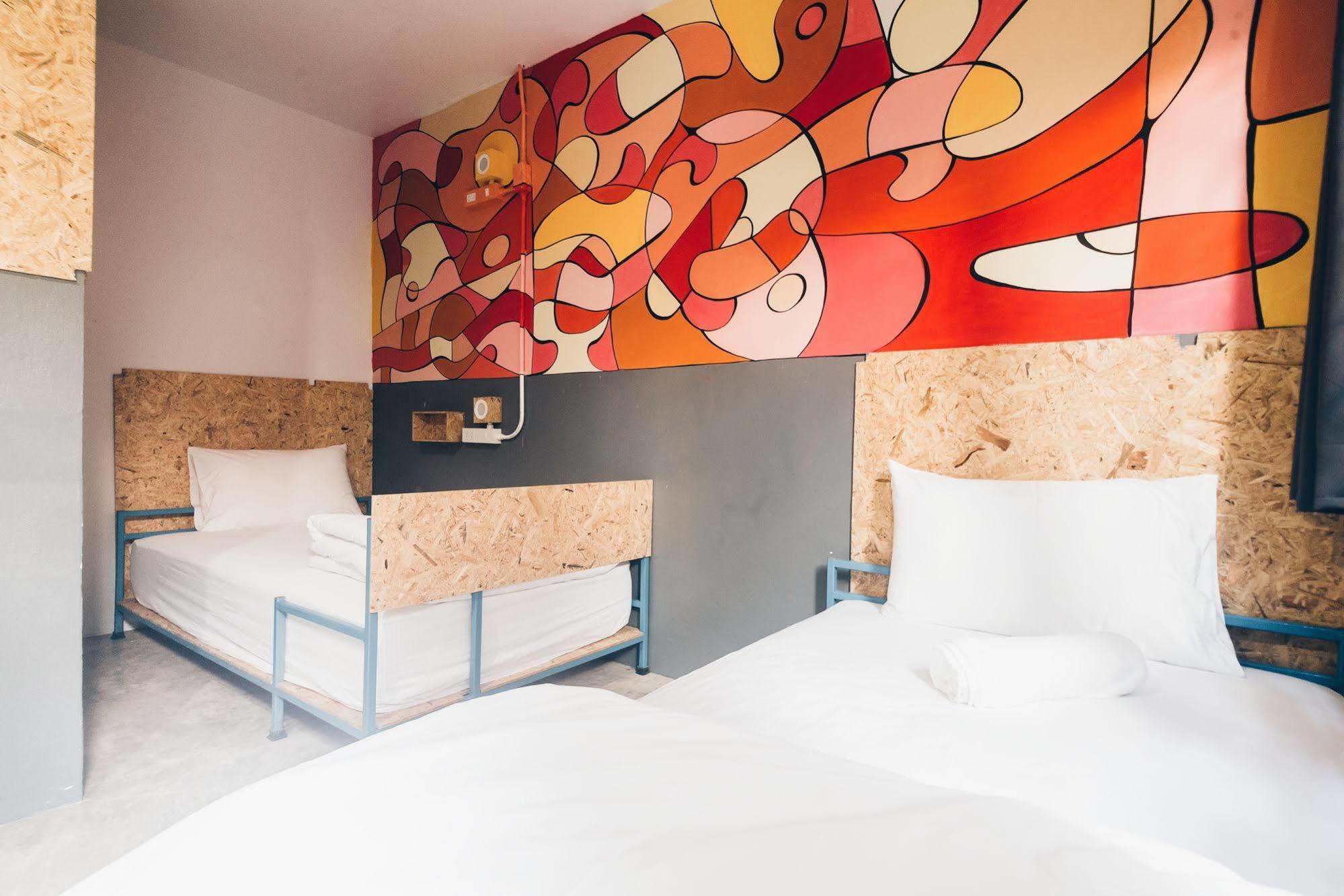 Bed Hostel Пхукет Екстер'єр фото