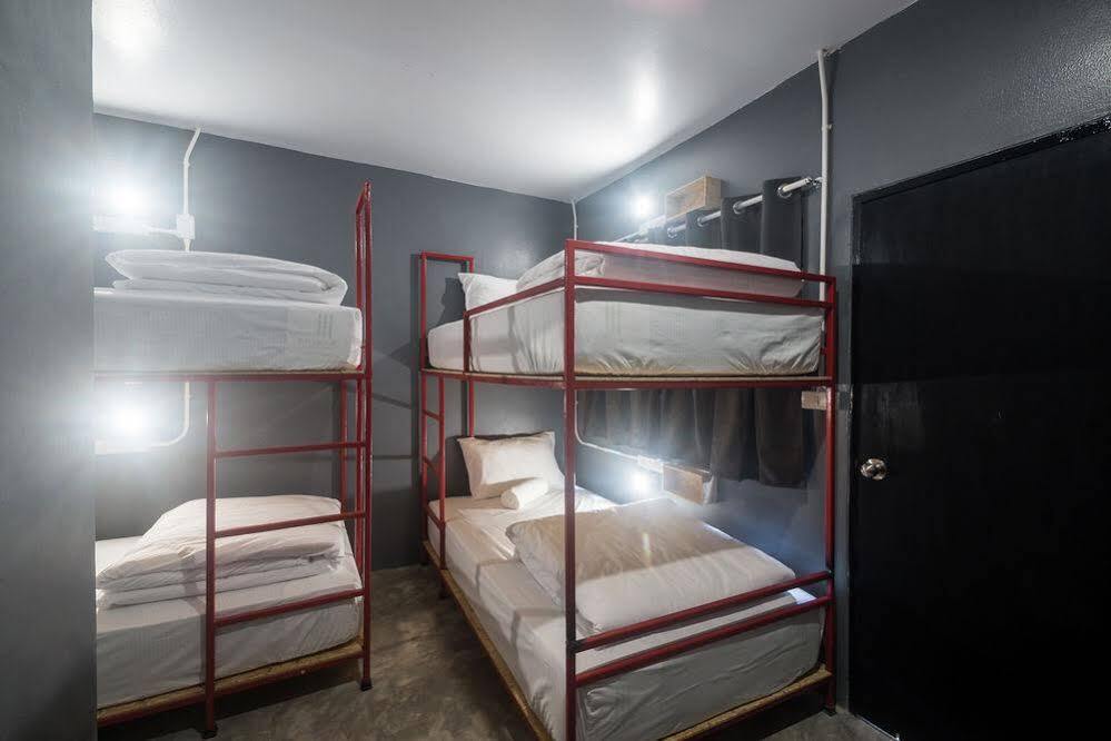 Bed Hostel Пхукет Екстер'єр фото